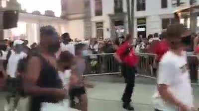 Social distancing à la belge