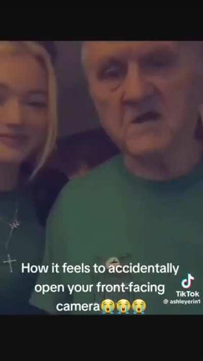 It's matching colour shirts