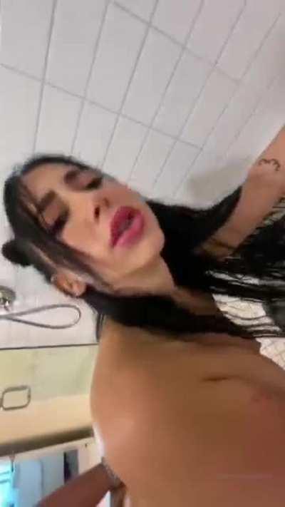 V🅰️lerie 🎂💦k a y 🎂💦