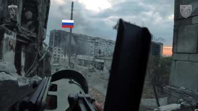 Street fighting footage of Ukrainian soldier of the Enei Battalion of the Assault (Police) Brigade Liut. Defense of Toretsk. Published 21.10.2025