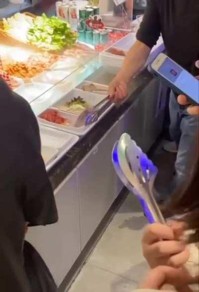 This buffet has some pretty fresh items