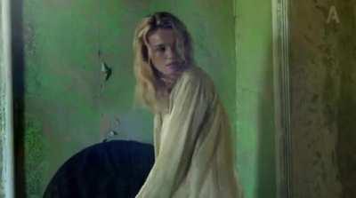 Jessica Parker Kennedy