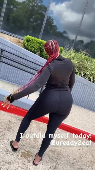 She needs to take more pics and videos when she's out and about