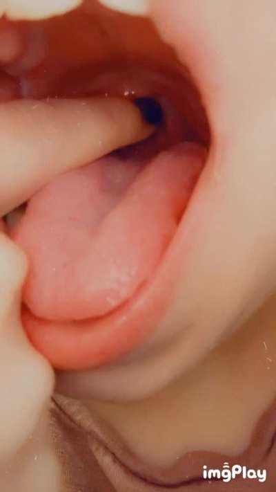 Giving it a little tickle tickle 😏