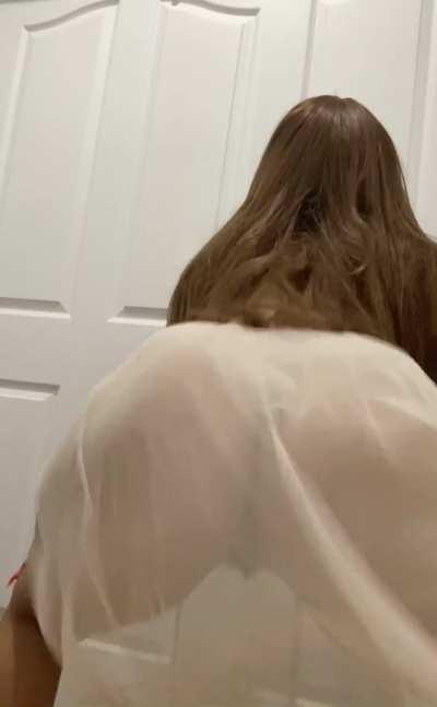 Do you like my new outfit? 👀