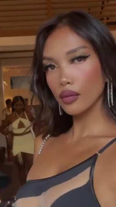 Hey there! Say something nice😈