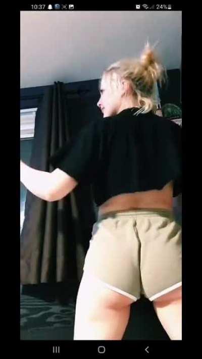 Caught this gem on Tiktok, flash at the end