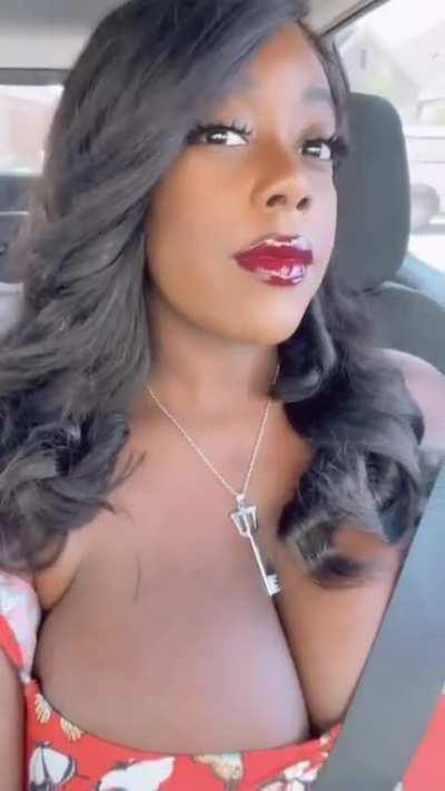 The ðï¸ to her â¤ï¸ 