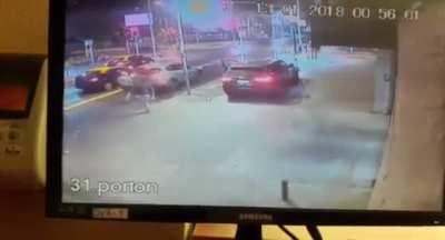 Carjackers trying to rush victim get lit up