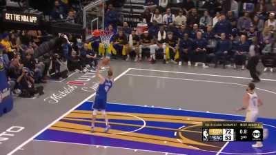 [Highlight] Beautiful full court pass by Sabonis leading to a bucket to end the 2nd quarter!
