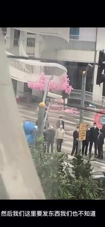 敢于直面领导叫板，绝对是上海人民的勇士！