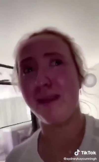 Girl breaks down because a guy flipped her off because she went past the speed limit. You honestly have to be so privileged to cry over something like this, Here mom also went looking for the guy