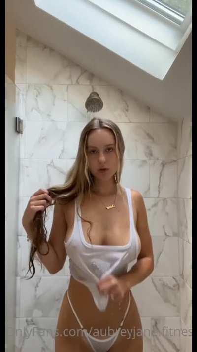 AubreyJaneFitness shower tease