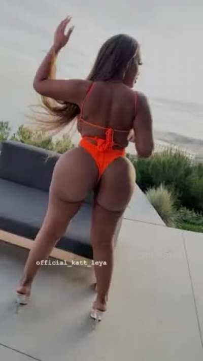 Smack my booty, please