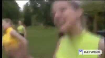 Samson en Gert morning rave 1.5x, kan er iemand ff die bass boosten