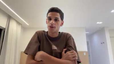 Masturbaro em cima do boneco do luva