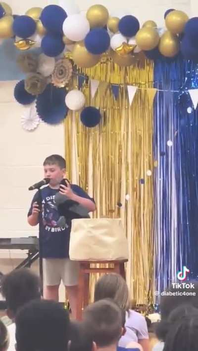 Austic child does bird calls for talent show.🤯