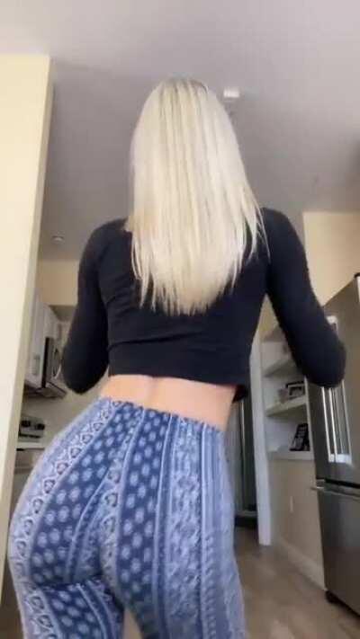 She's back y'all 😍 in higher quality too lol