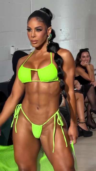 Yarishna Ayala (@yarishna)