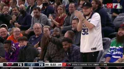 [Highlight] Timberwolves fans troll Jimmy Butler by chanting 