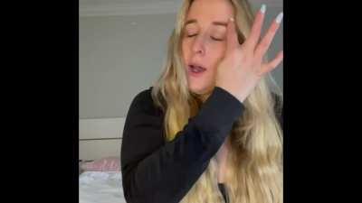 Sometimes I laugh at the things I write down to say 😂 piggy really wants to eat her own cum?