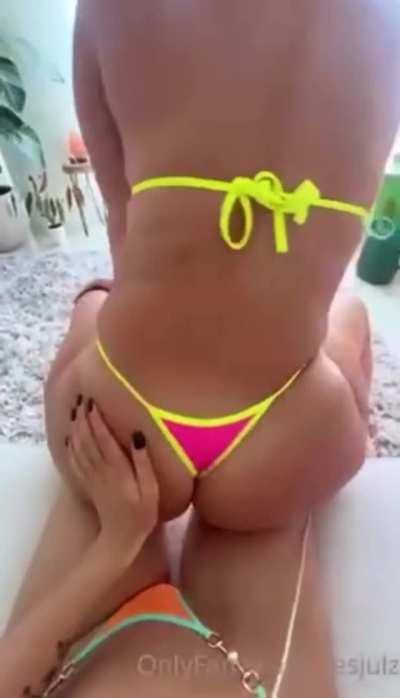 YesJulz the PAWG | Slow Motion Twerk