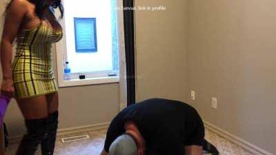 Goddess Aaliyah no mercy ballbusting with a reward at the end. Full 20min PPV vid dropping Friday on Fanvue, link in profile. Also free content on there for followers and subs.