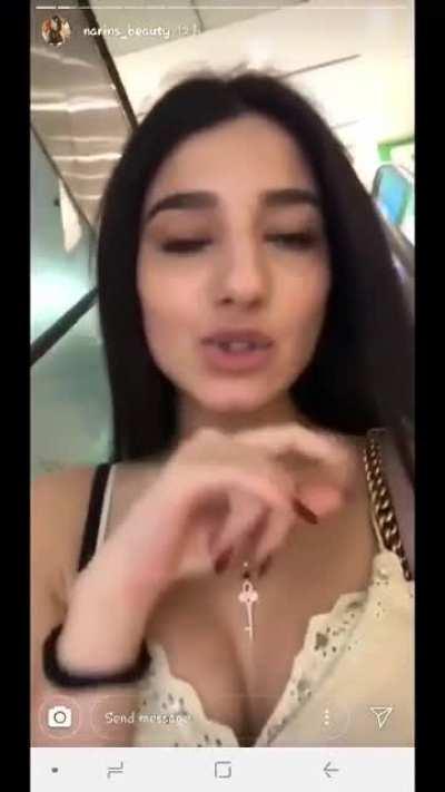 SUPER RARE CLEAVAGE INSTAGRAM STORY