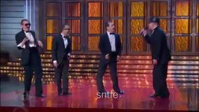 No puedo dormir mis panas, y viendo el reddit he pensado en subir el video que siempre me hace que me merezca la pena la vida. El autor es Stfe, busquenlo en Twitter e Insta. Buenas noches mis panas 😈