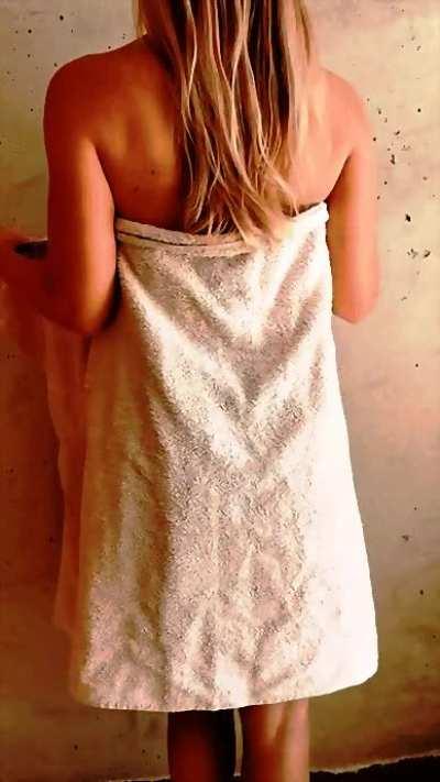 since you guys liked my last ass reveal I thought I would give you another one :3