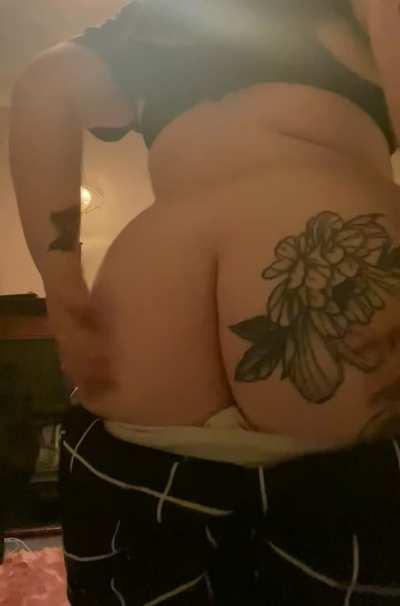 Are ass reveals a thing?