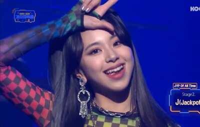Chaeyoung nose scrunch + blep