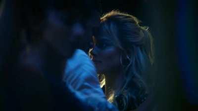 Margot Robbie kissing scene in Focus