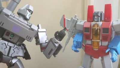 Starscream caught lacking ?🤨📸