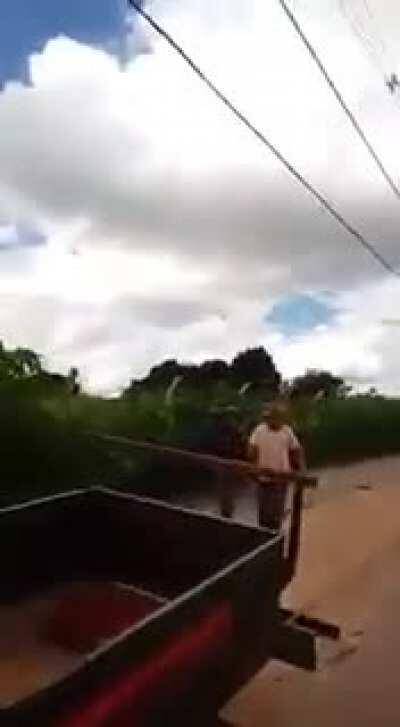 MANDANDO O MICKEY DE VOLTA PRA DISNEY