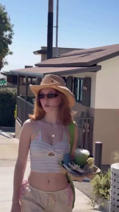Instagram stories with a cowboy hat