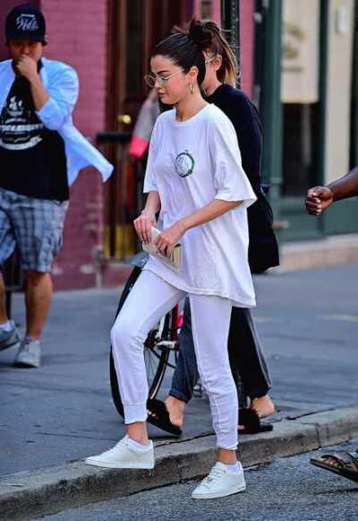 I’ll bet she doesn’t wear panties half the time either