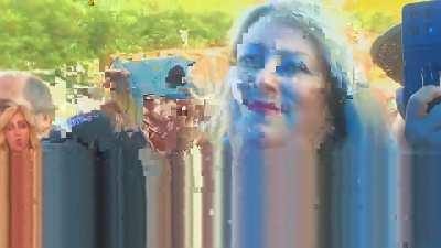 Classe do caralho, depois mande as contas da terapia que a criança vai precisar ao Toy