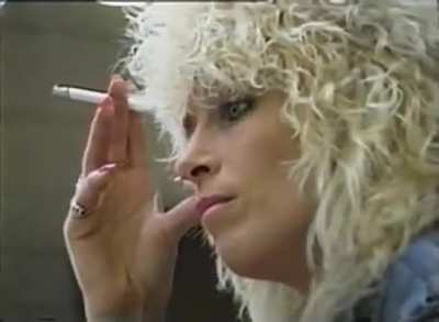 Nice talking exhales from 90's blond