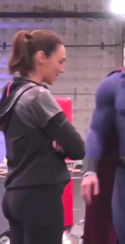I wanna bury my face in Gal Gadot’s tight ass