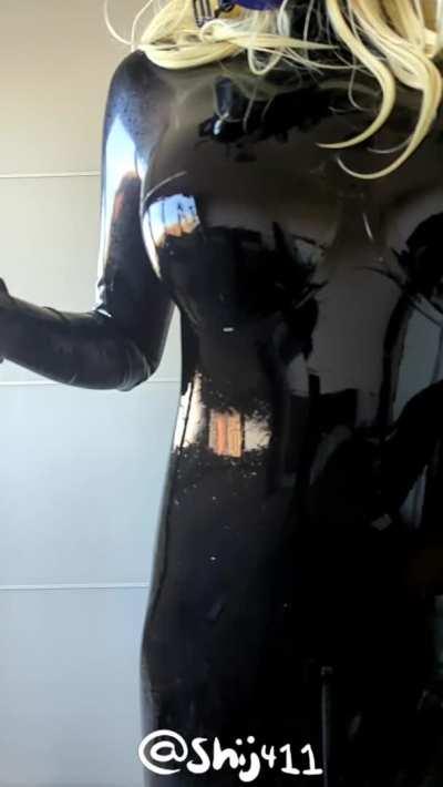 [OC] Slow-motion shiny slaps 💜