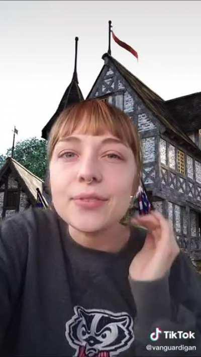 Monarchists be like: