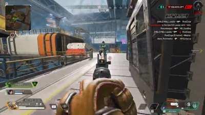 This is probably the funniest 4 seconds I've had in an apex game (allow the wingman aim)
