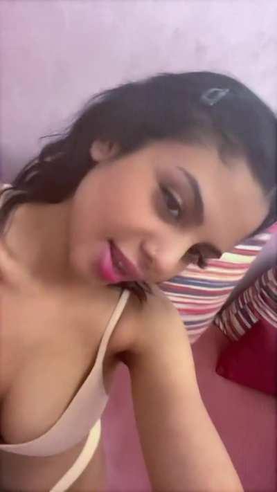 Busty teeb girlfriend cheats on me over snap