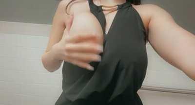 I don’t wear bras to work so I can go to the bathroom and let my natural DDD’s breathe👅