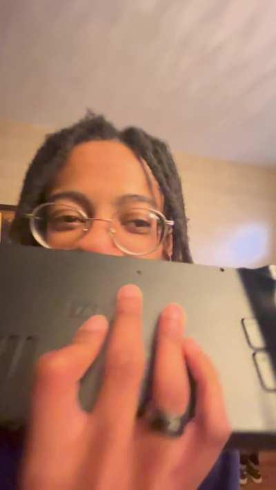 Just got my Steam deck LCD Heres me and my moms reaction 💀