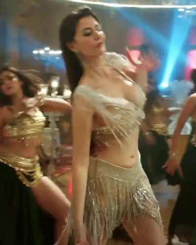 Giorgia Andriani 🍈🙌 Lady carrying huge weight 🤤🌝