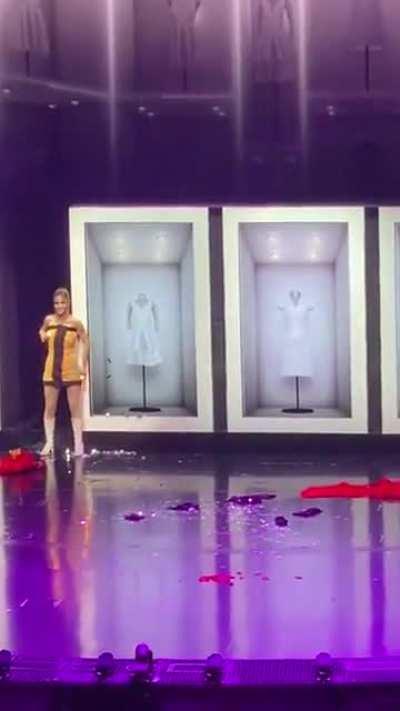 Gorgeous lady does it again in Vegas. Quick change of dresses.