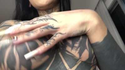 I could really use a helpful hand 😏