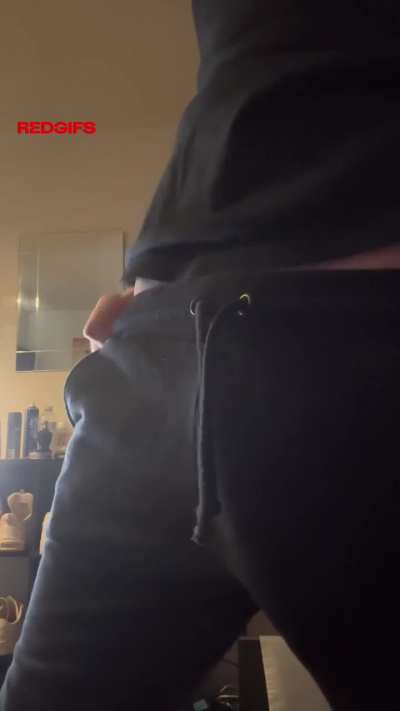 It’s difficult to keep this thing hidden.. 👀😅